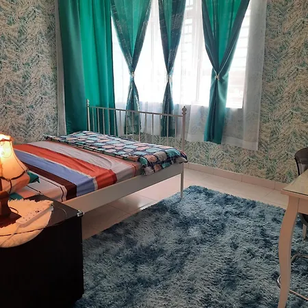 Ratu Musleem Homestay Kuala Selangor Exterior photo